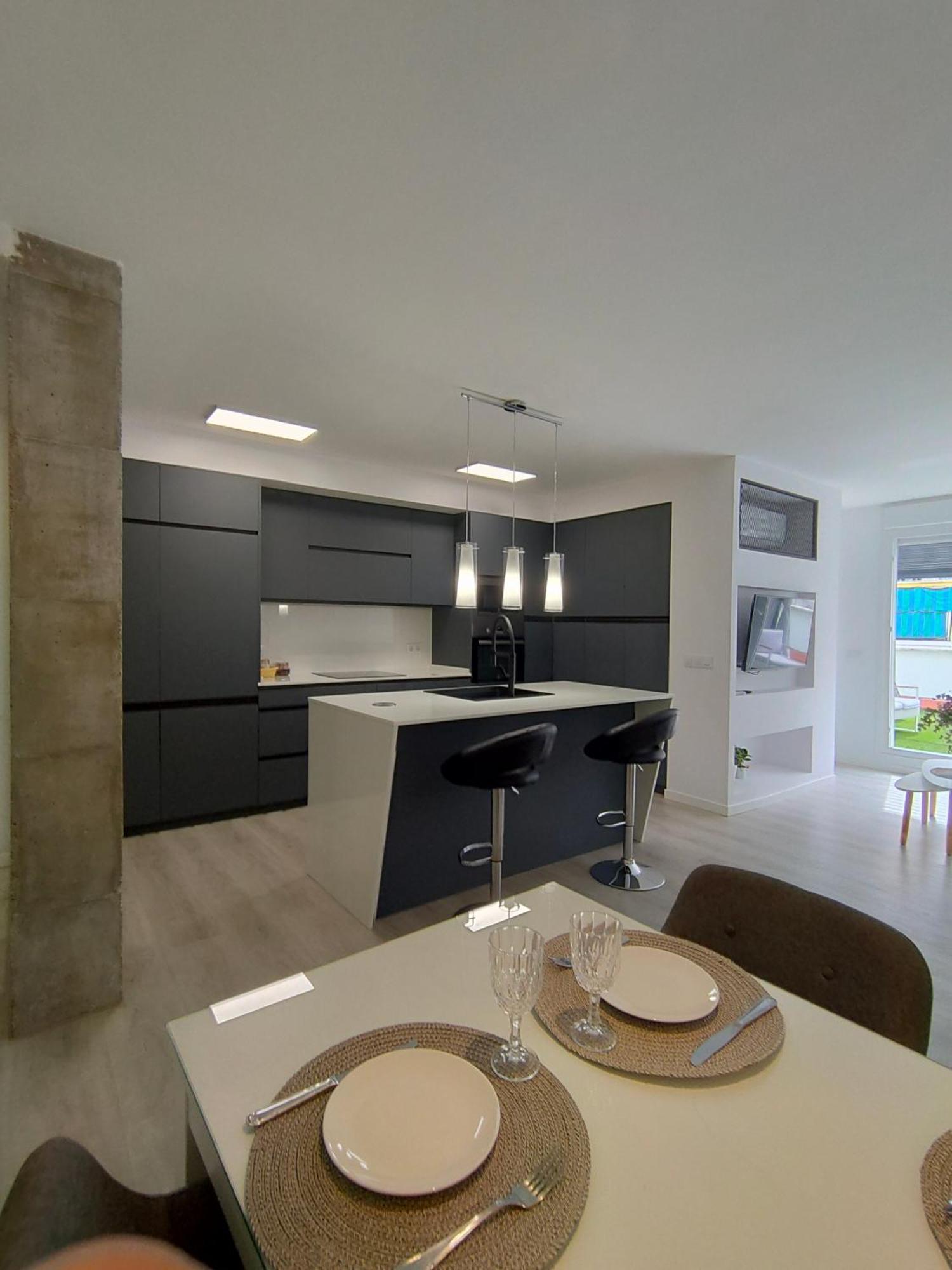 Casa Mallen, Con Amplia Terraza, En El Barrio De Nervion Sevilla Buitenkant foto
