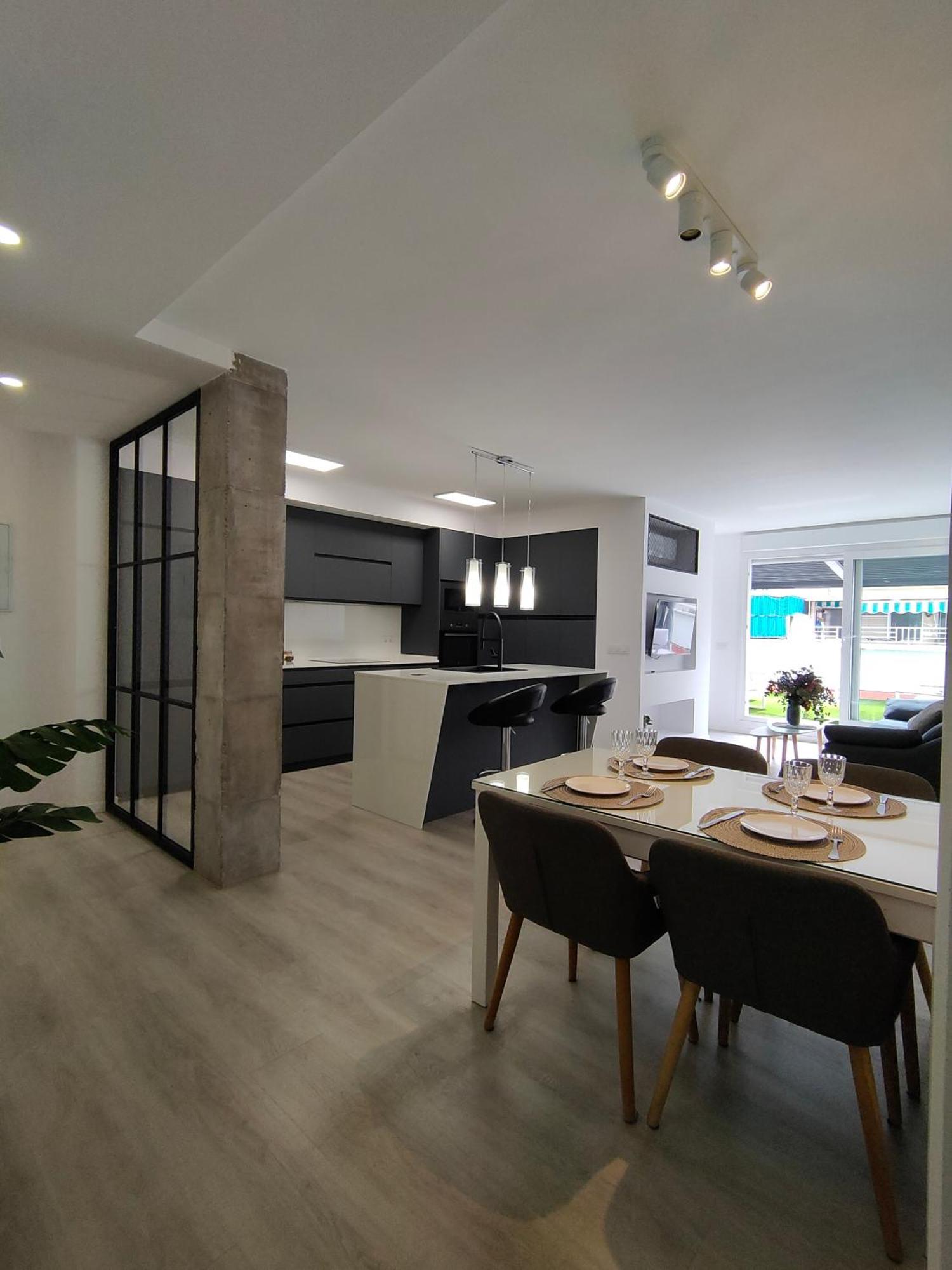 Casa Mallen, Con Amplia Terraza, En El Barrio De Nervion Sevilla Buitenkant foto