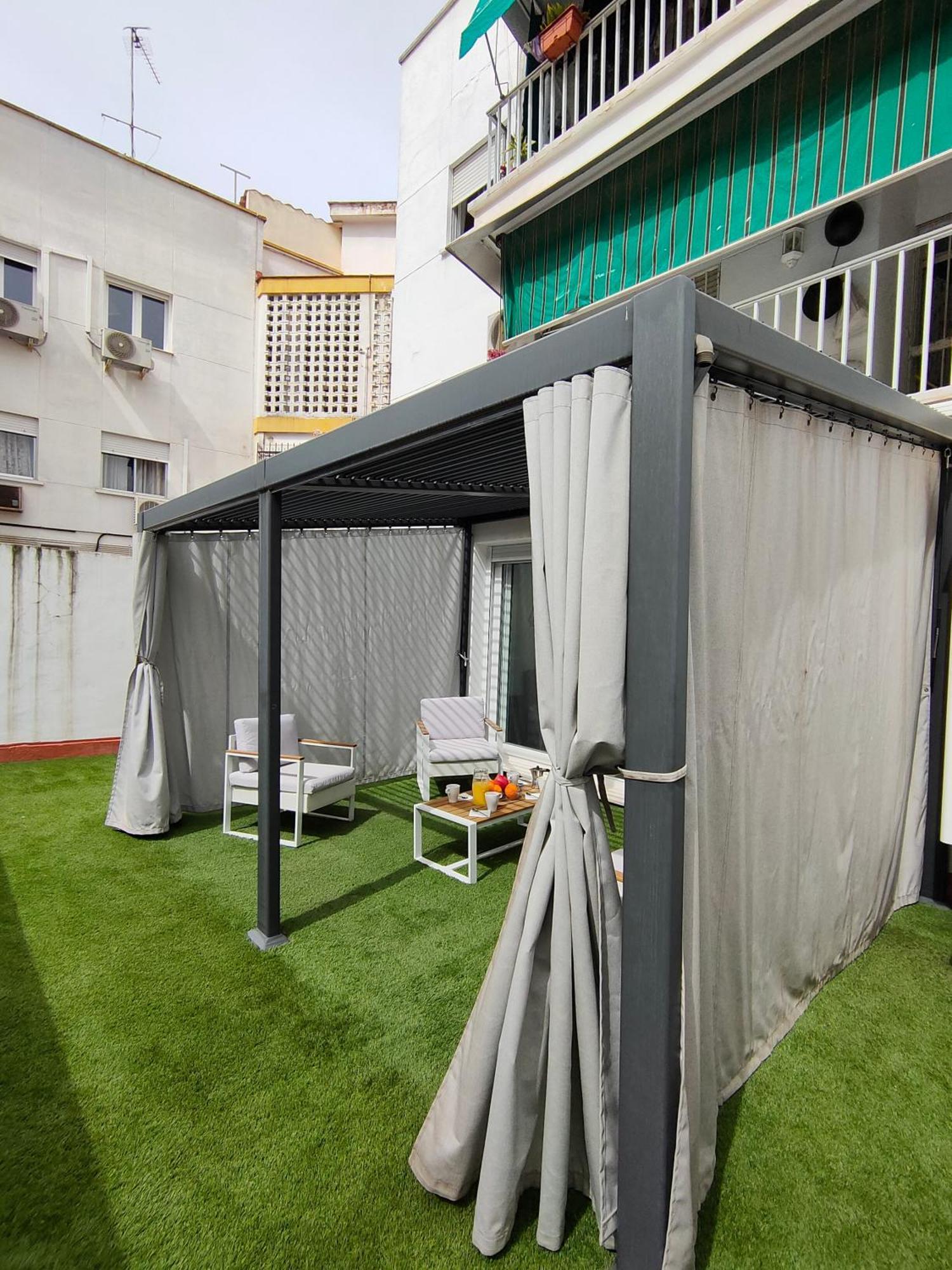 Casa Mallen, Con Amplia Terraza, En El Barrio De Nervion Sevilla Buitenkant foto
